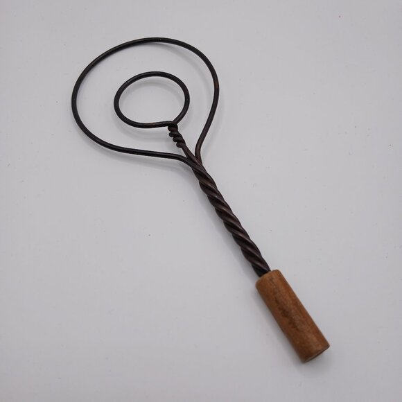 Vintage Miniature Twisted Metal Carpet Beater - Picture 1 of 2